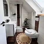 Seaside - Design-apartment Mit Balkon & Parkplatz - Inklusive Strandkorb Direkt Am Wasser Und & Sauna Saisonal