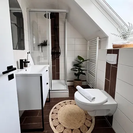 Seaside - Design-apartment Mit Balkon & Parkplatz - Inklusive Strandkorb Direkt Am Wasser